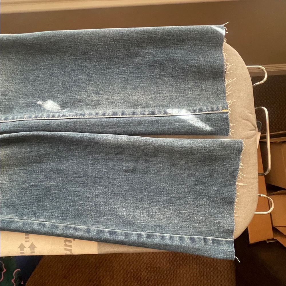 Express Cropped Flare High Rise Women’s Jeans Size S (Long) - Picture 9 of 9